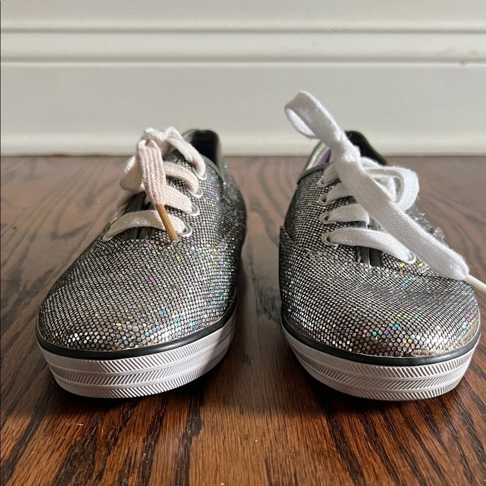 LIKE🆕SKETCHERS LIL BOBS  Sparkling Silver Sneakers size Y3